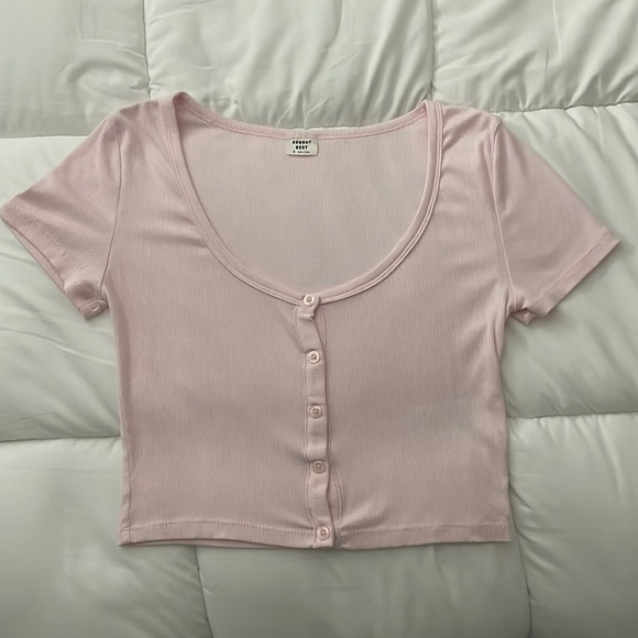 Aritzia Tops - Aritzia Sunday Best Holly tee in SILENE PINK